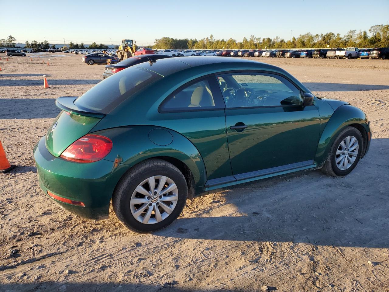 2017 Volkswagen Beetle 1.8T VIN: 3VWF17AT5HM605582 Lot: 80702714