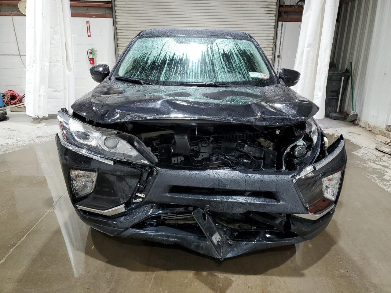 2019 Mitsubishi Eclipse - Image 5