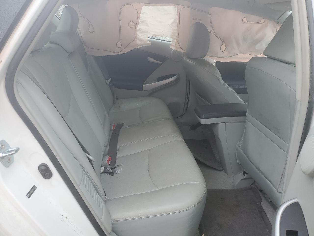 2010 Toyota Prius - Image 11