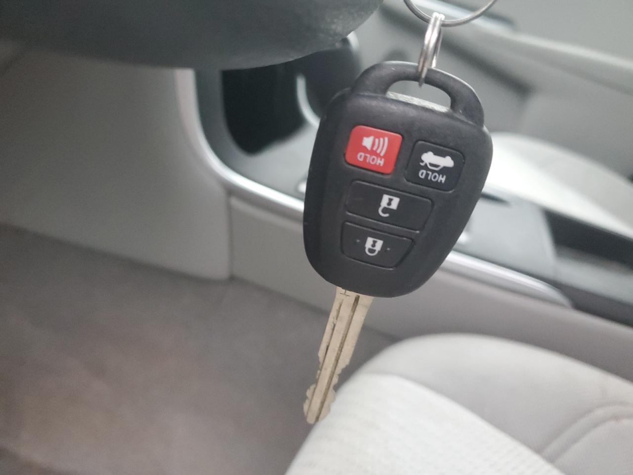 2017 Toyota Camry - Image 12