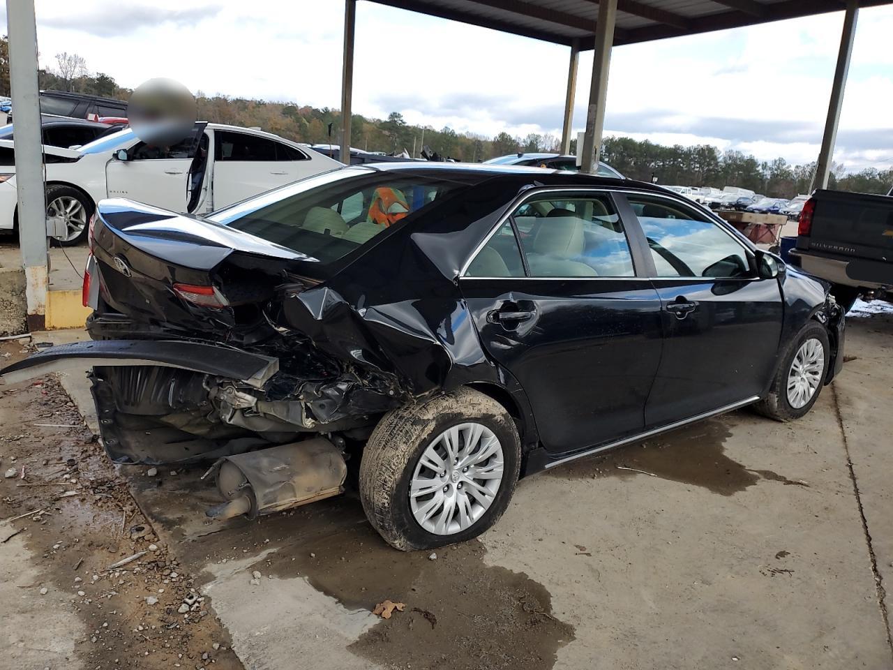 2014 Toyota Camry - Image 3