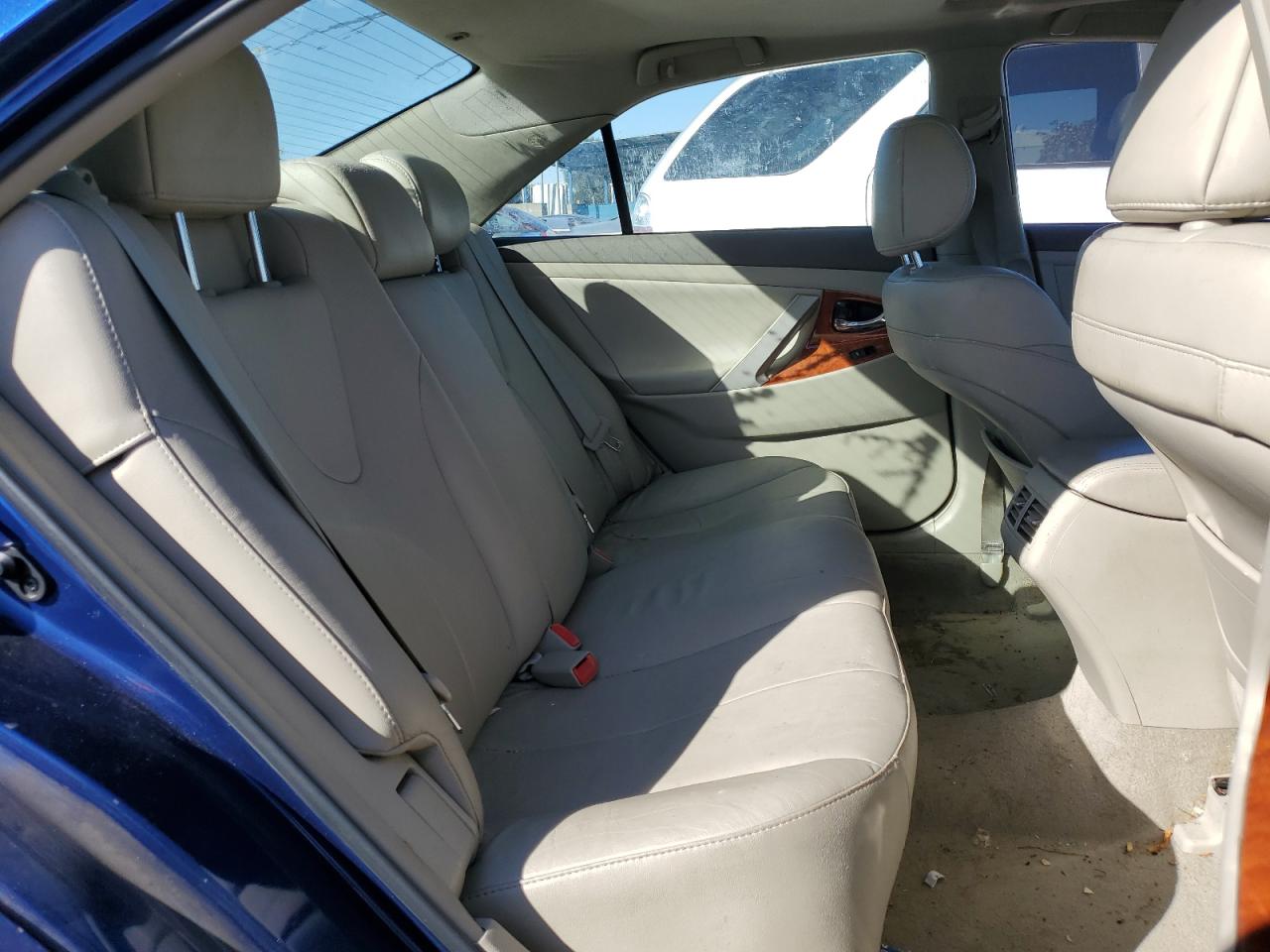 2011 Toyota Camry - Image 10