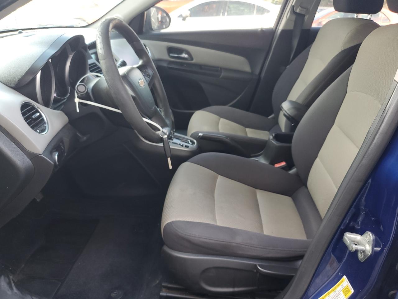 2012 Chevrolet Cruze - Image 7