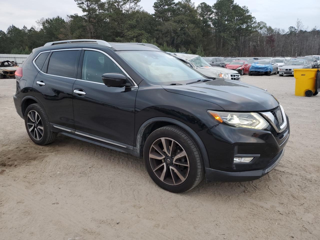 2017 Nissan Rogue - Image 4
