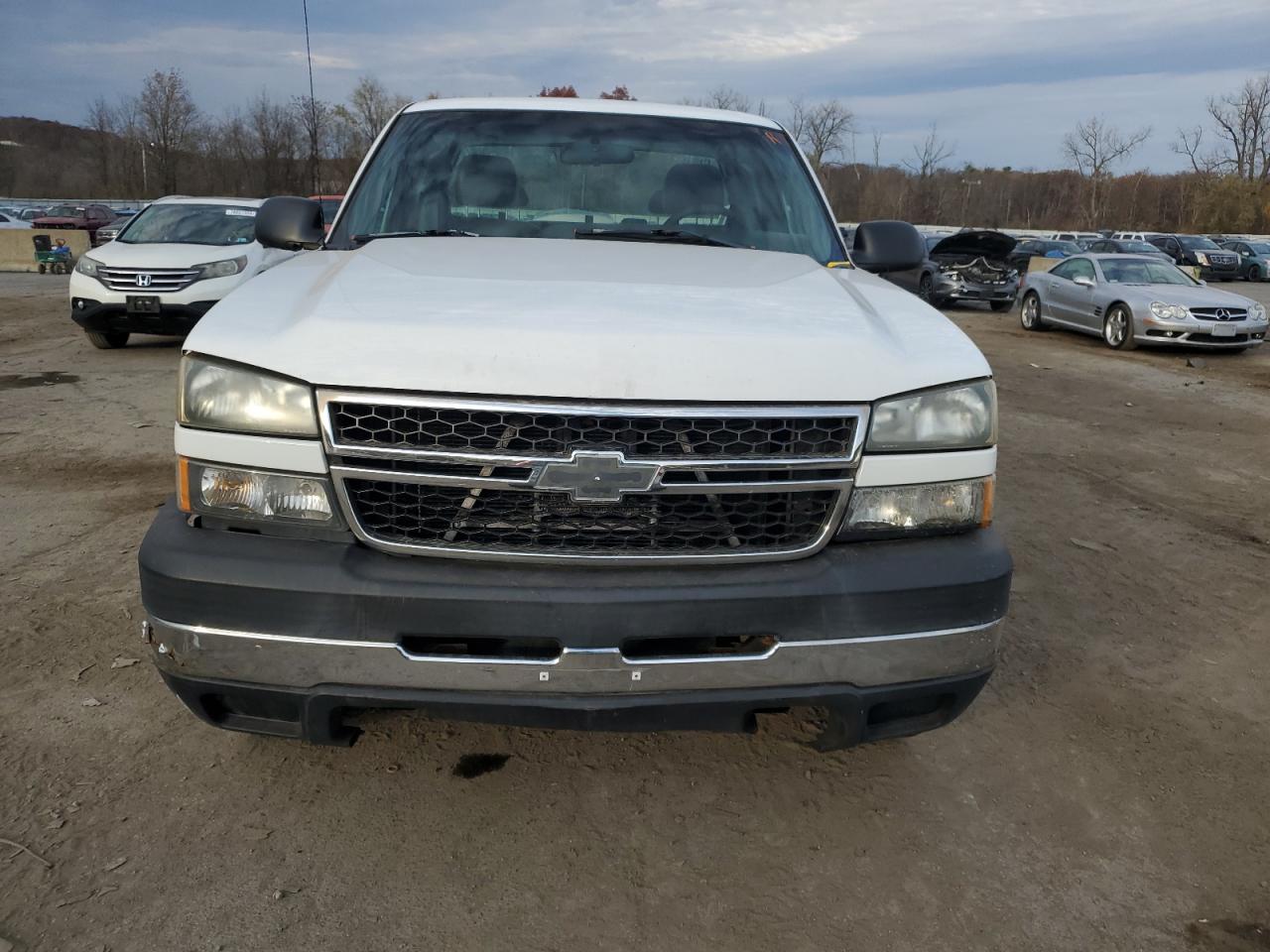 2007 Chevrolet Silverado - Image 5