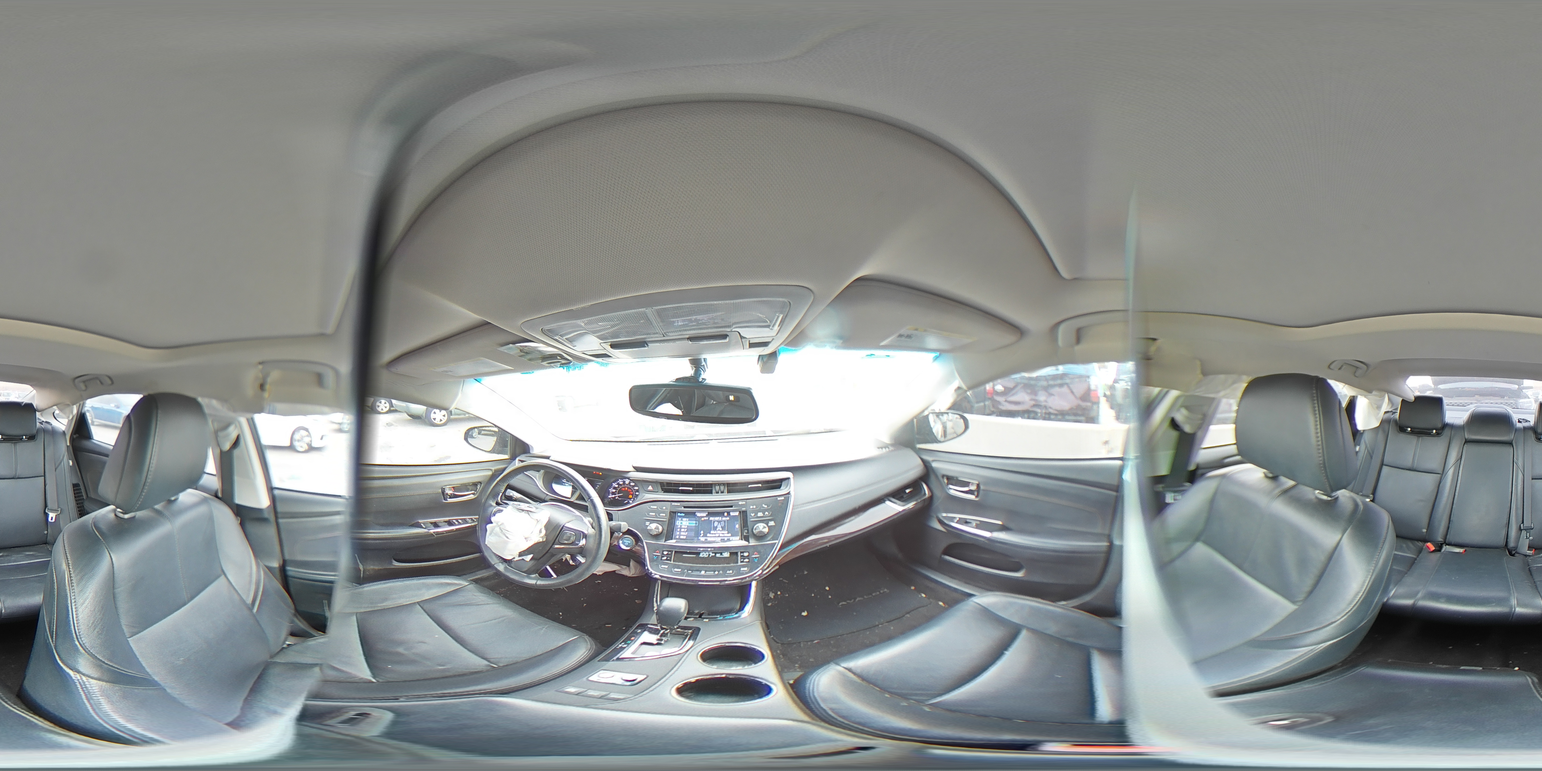 2015 Toyota Avalon - Image 13