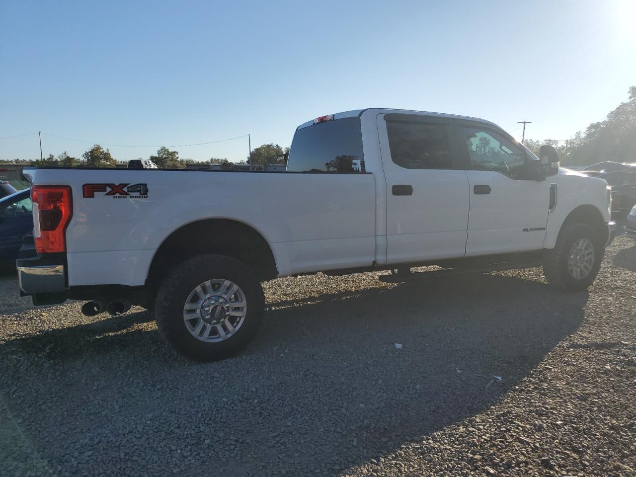 2019 Ford F350 - Image 3