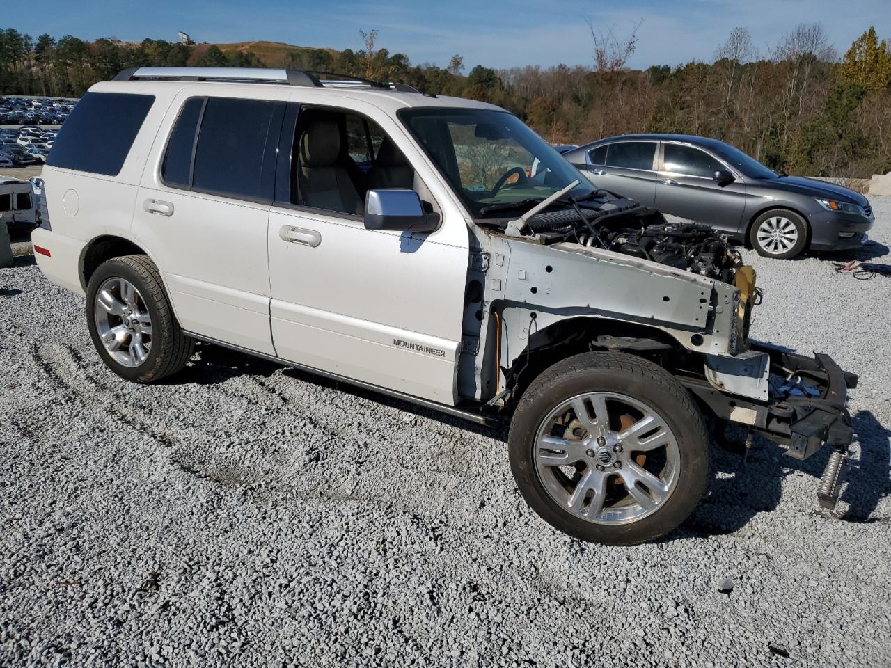 2010 Mercury Mountaineer - Image 4