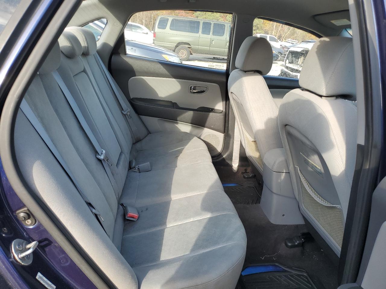 2010 Hyundai Elantra - Image 10