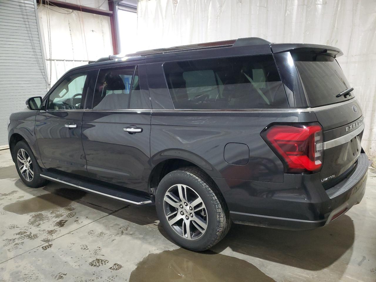 2022 Ford Expedition - Image 2