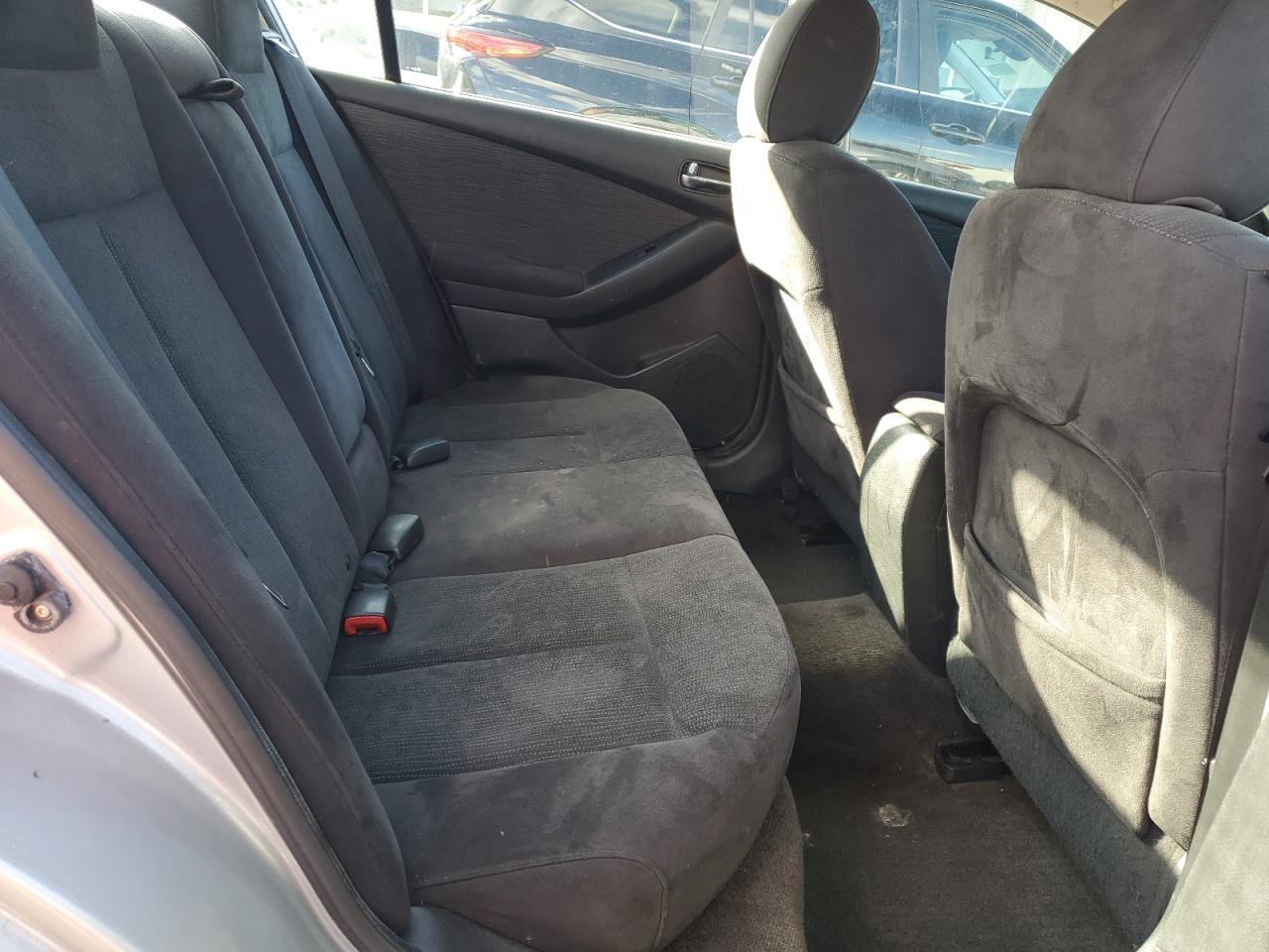 2010 Nissan Altima - Image 10