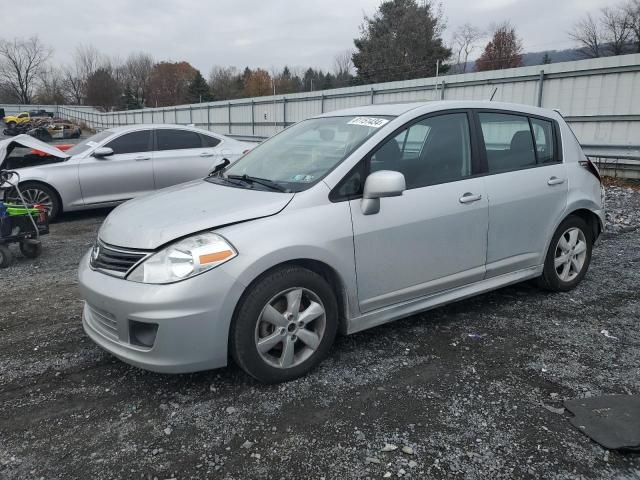  NISSAN VERSA 2012 Srebrny