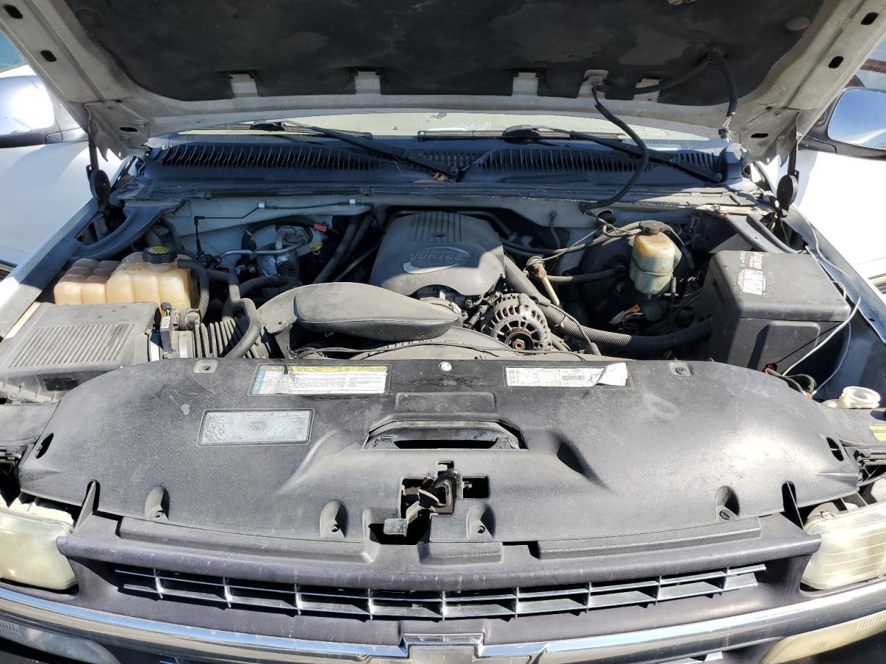 2001 Chevrolet Silverado - Image 11