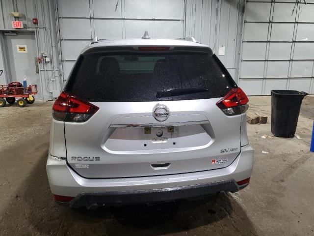  NISSAN ROGUE 2018 Srebrny