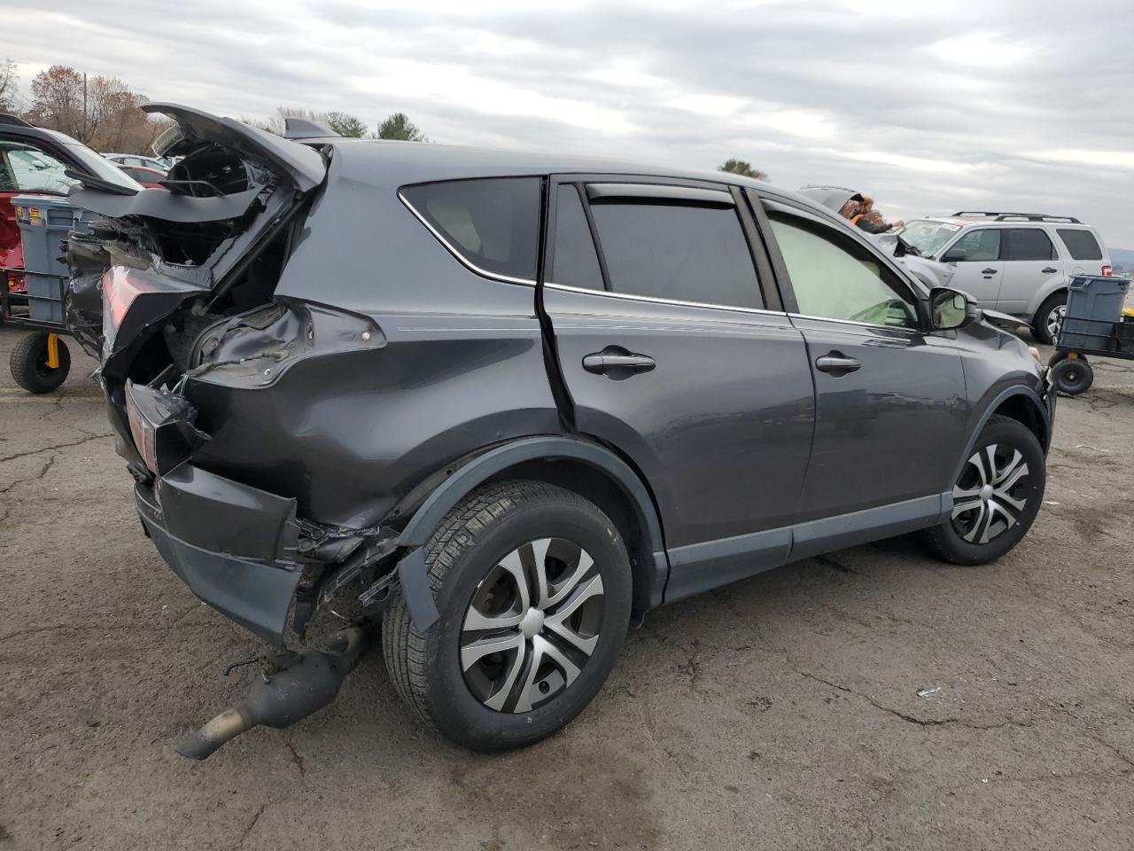 VIN JTMBFREV0JD224816 2018 TOYOTA RAV4 no.3