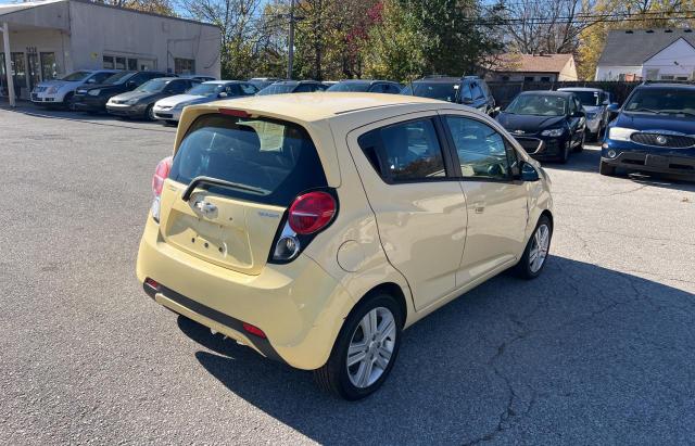 Hatchbacks CHEVROLET SPARK 2015 Żółty