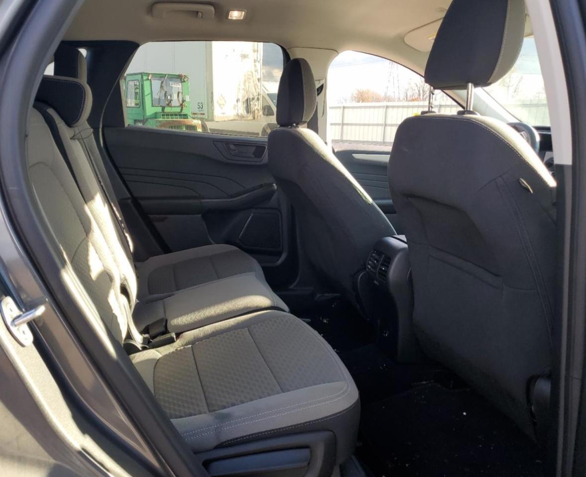 2022 Ford Escape - Image 10