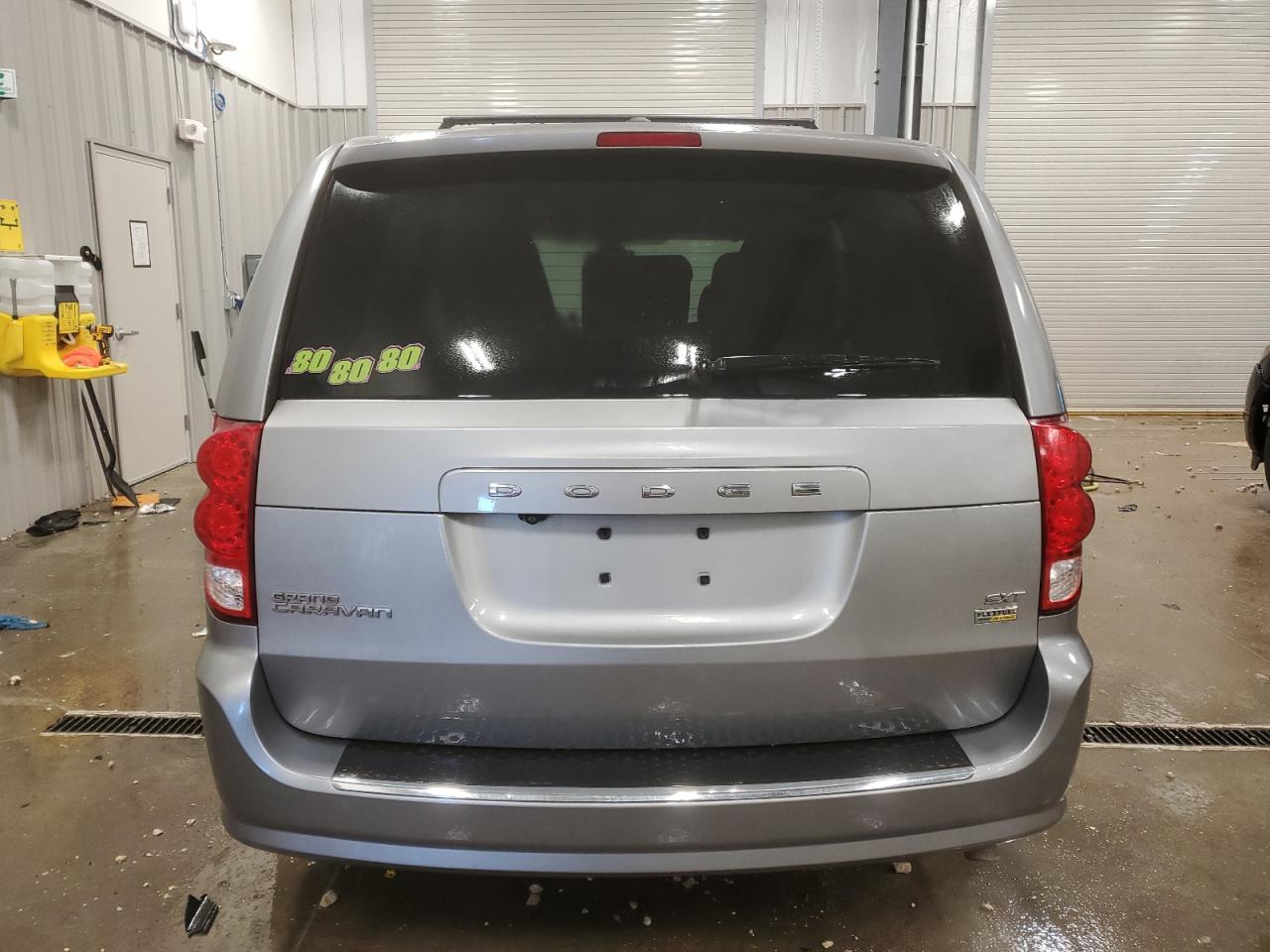 2019 Dodge Caravan - Image 6