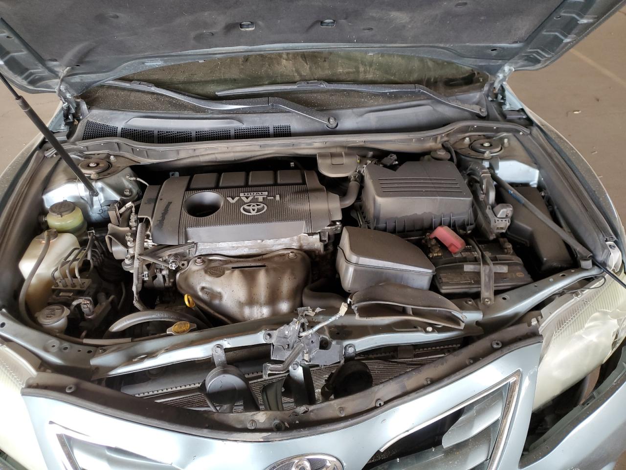 2010 Toyota Camry - Image 12