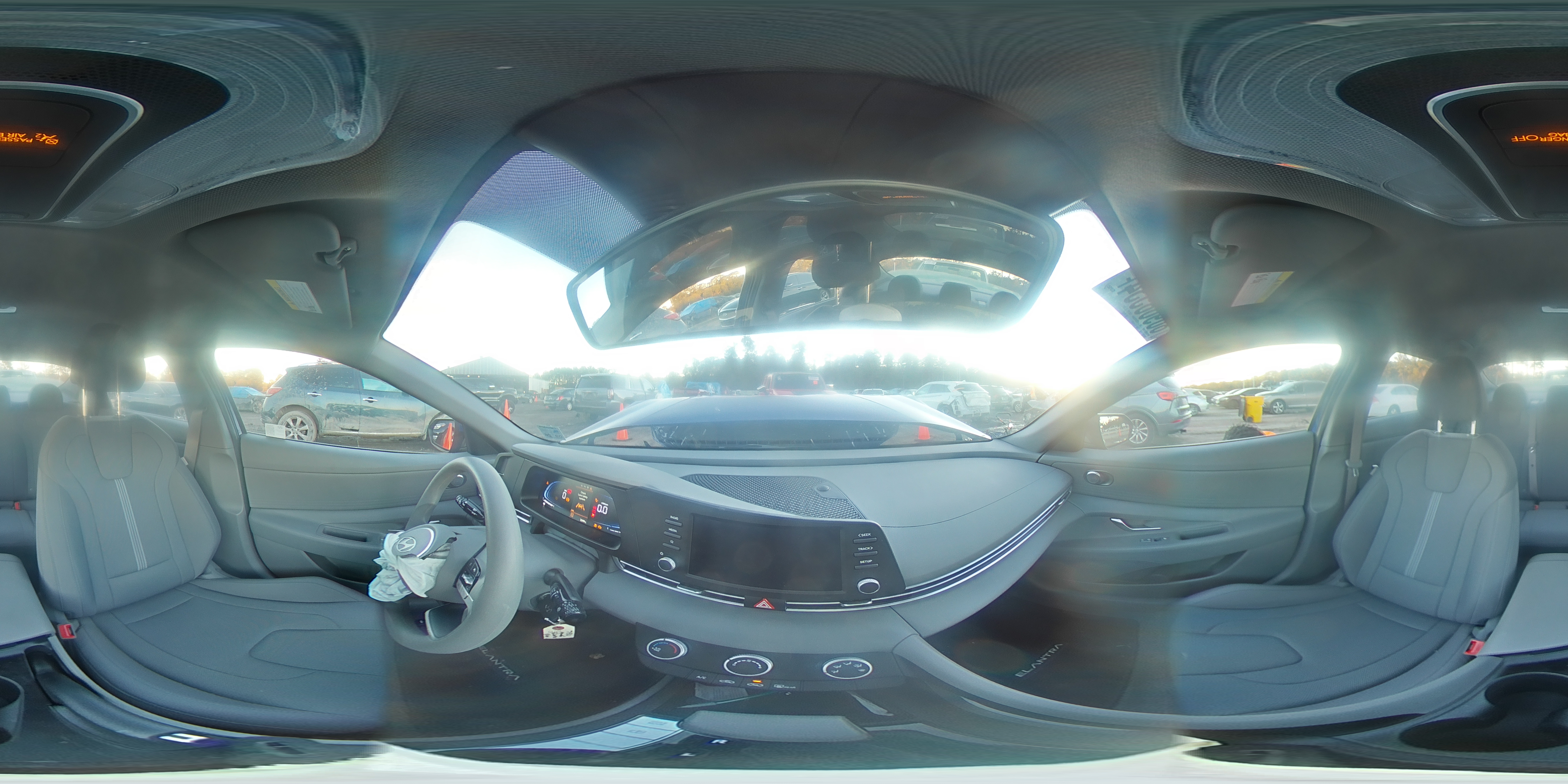 2024 Hyundai Elantra - Image 12