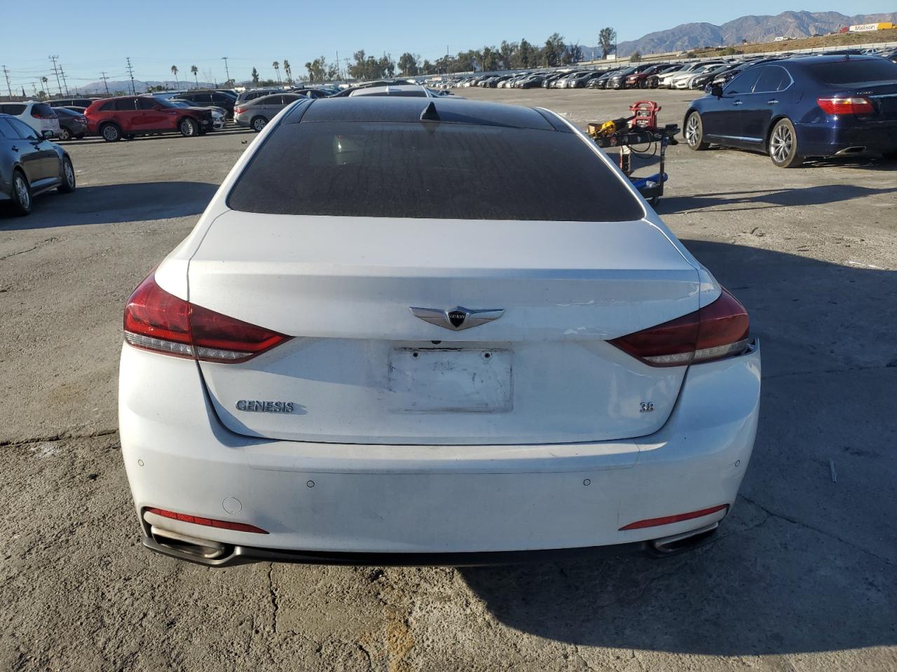 2015 Hyundai Genesis - Image 6