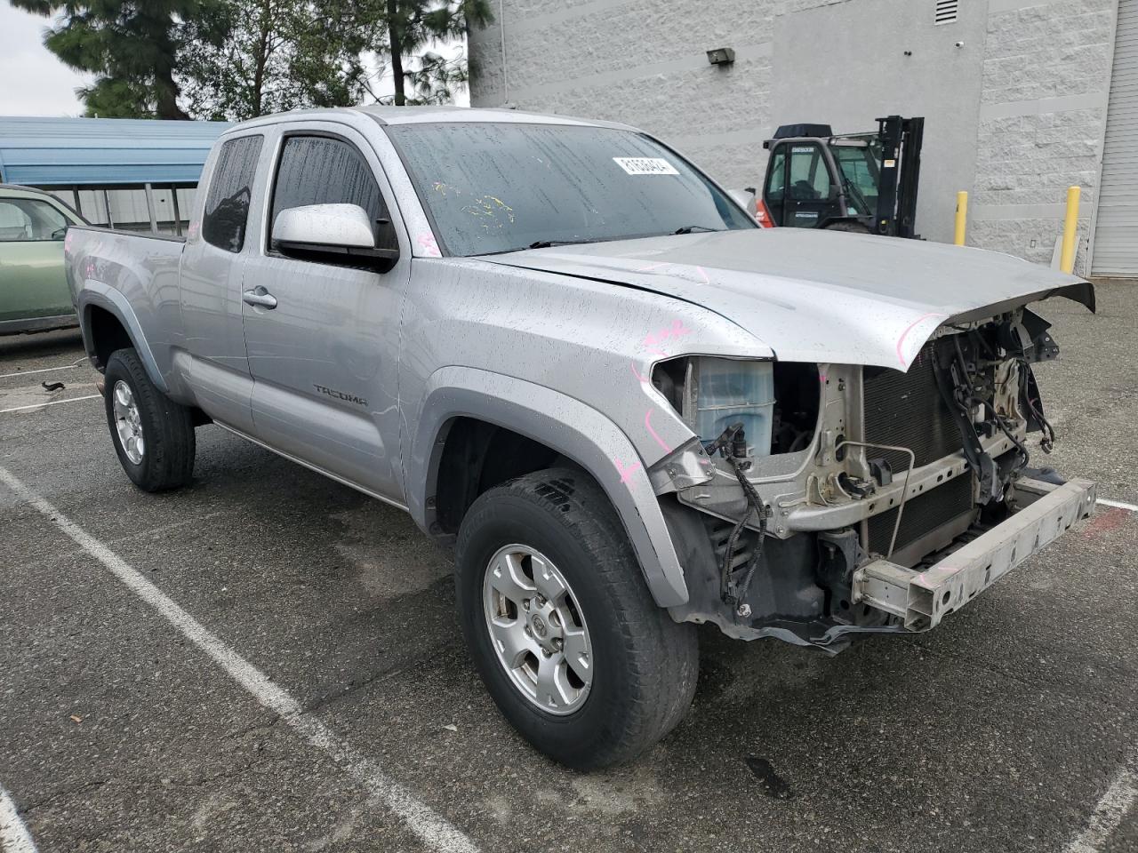 VIN 5TFRX5GN7HX074469 2017 TOYOTA TACOMA no.4