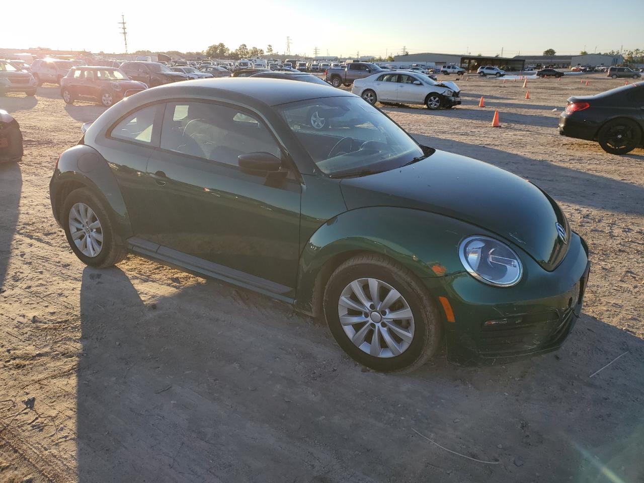 2017 Volkswagen Beetle 1.8T VIN: 3VWF17AT5HM605582 Lot: 80702714