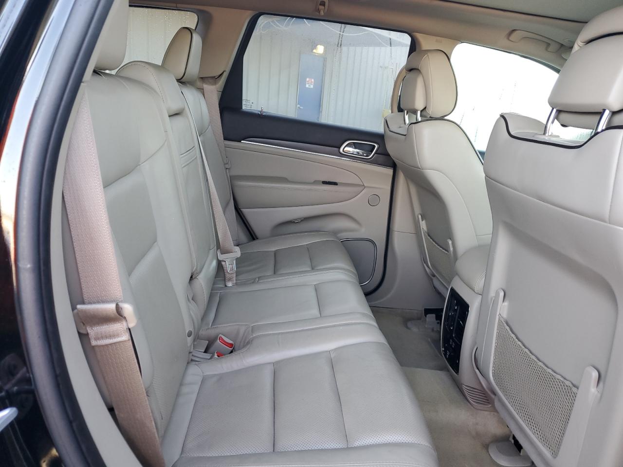2017 Jeep Grand Cherokee - Image 10