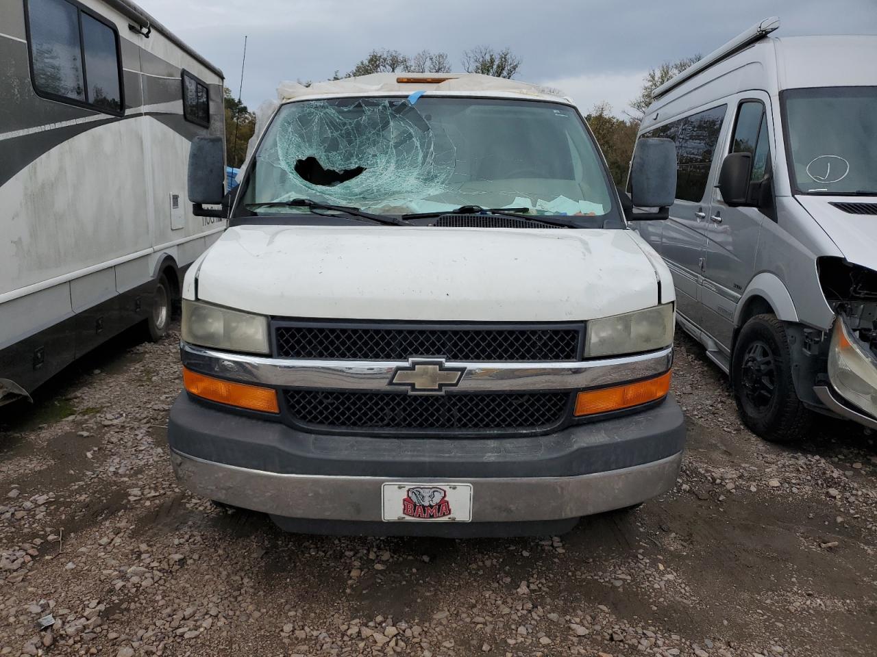 2013 Chevrolet Express - Image 5