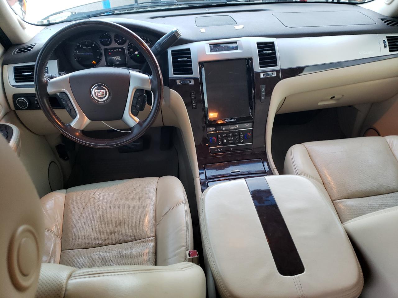 2008 Cadillac Escalade Luxury VIN: 1GYEC63848R144590 Lot: 79957084