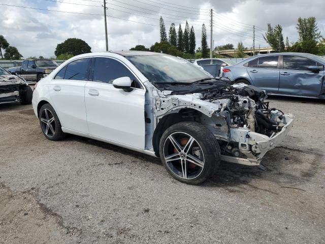  MERCEDES-BENZ A-CLASS 2019 Biały