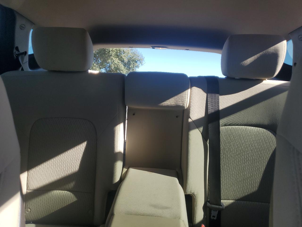 2017 Hyundai Santa Fe - Image 10