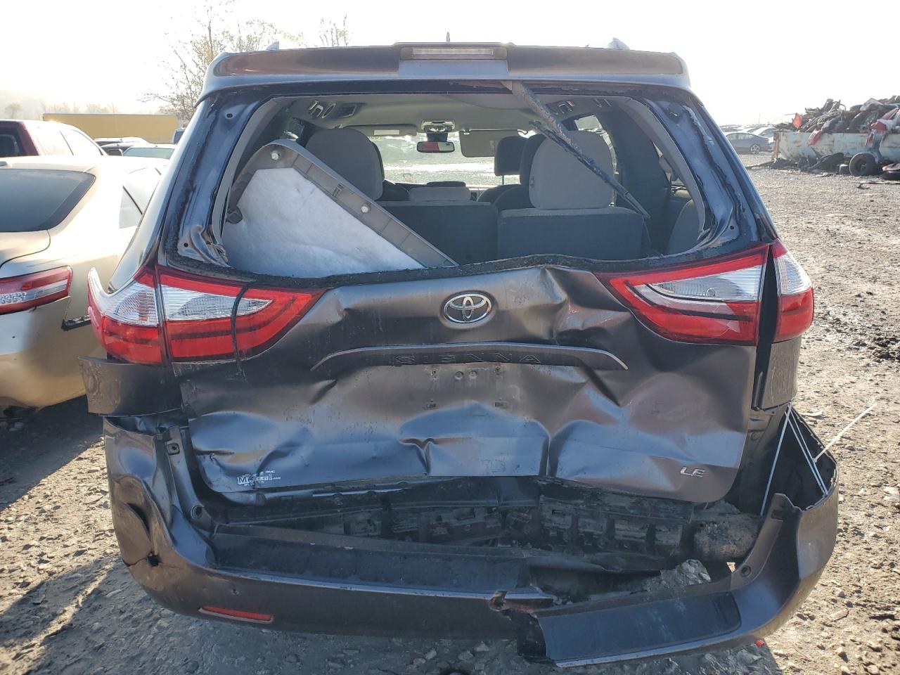 2019 Toyota Sienna - Image 6