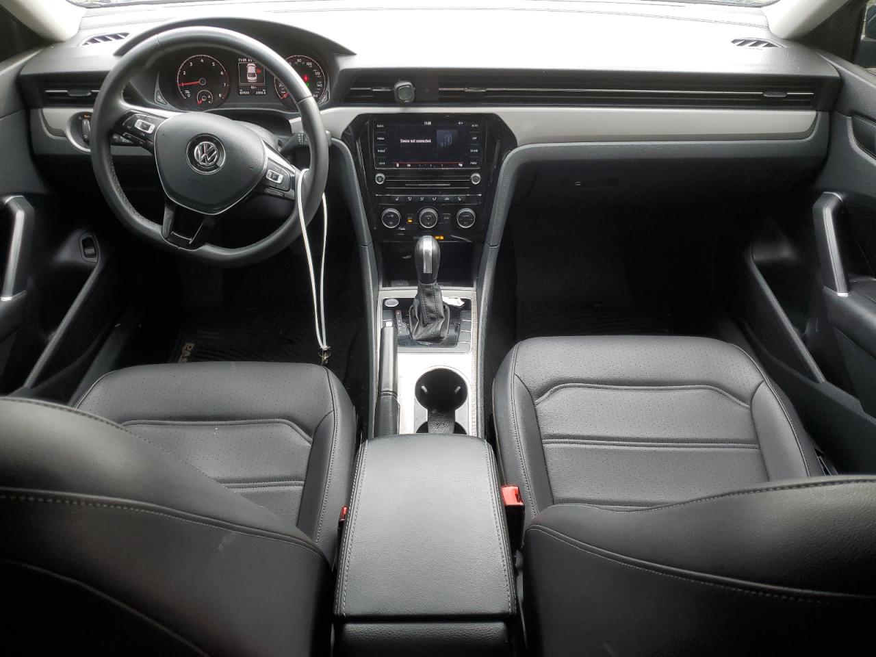 2021 Volkswagen Passat - Image 8