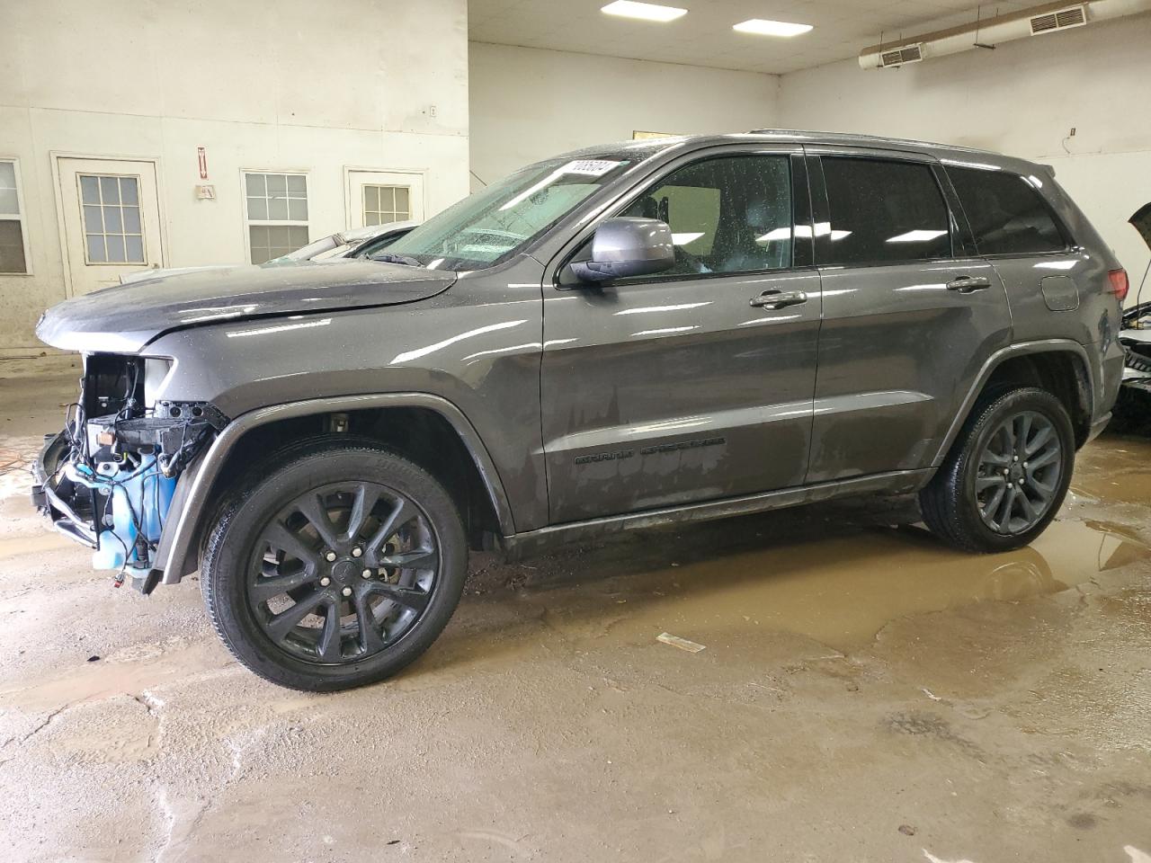 2017 Jeep Grand Cherokee - Image 1