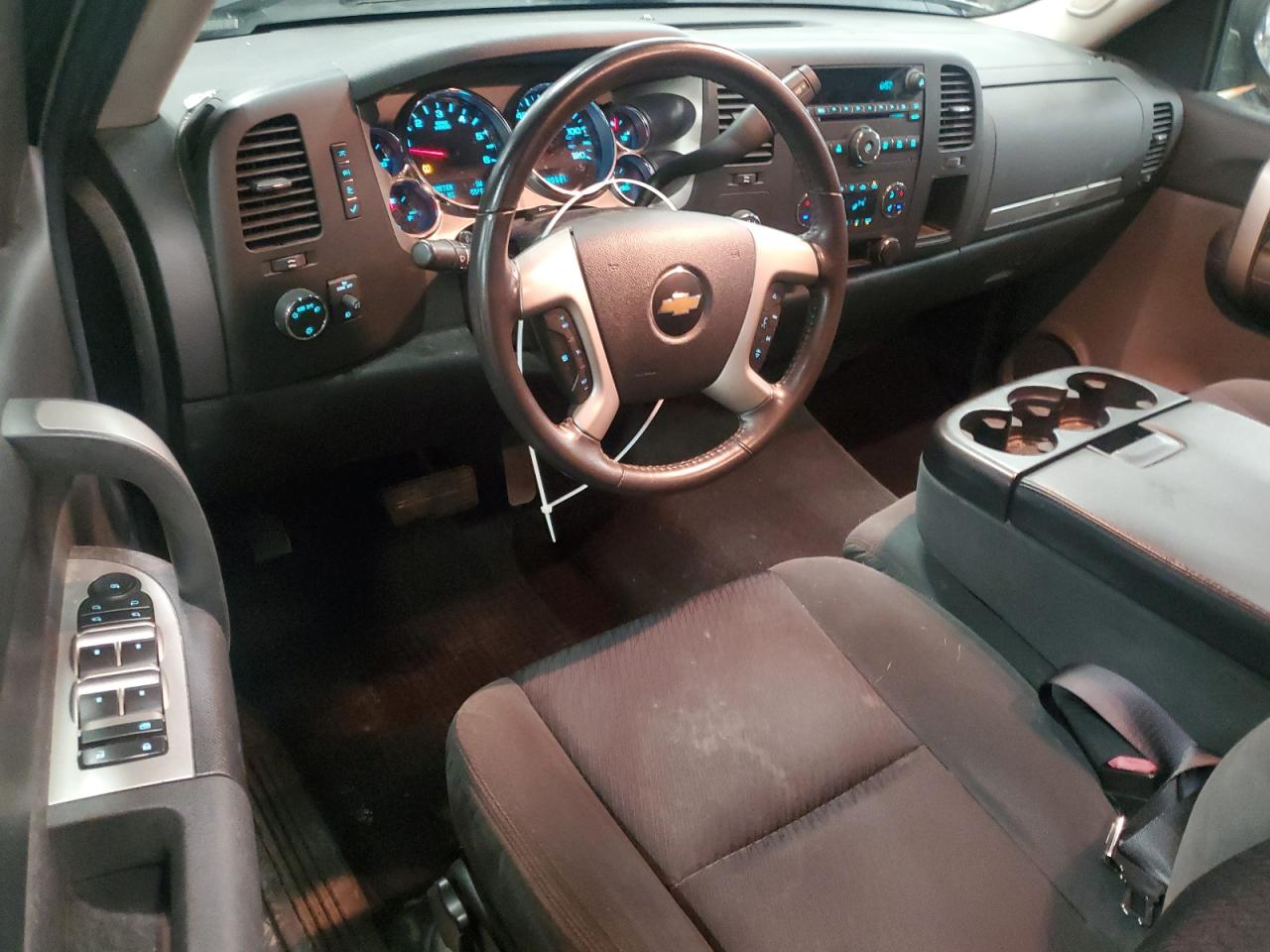 2009 Chevrolet Silverado - Image 8