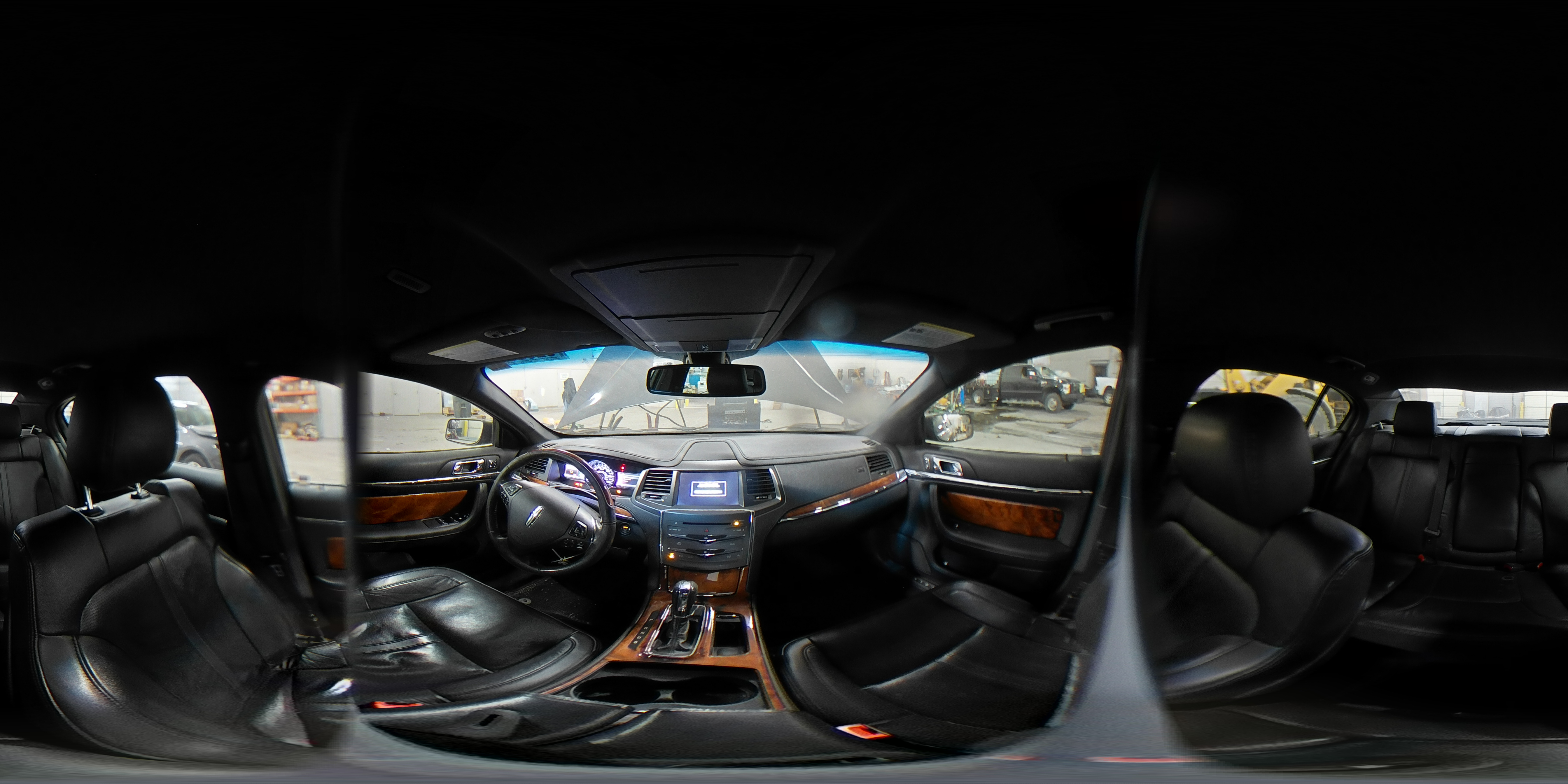 2015 Lincoln MKS - Image 13