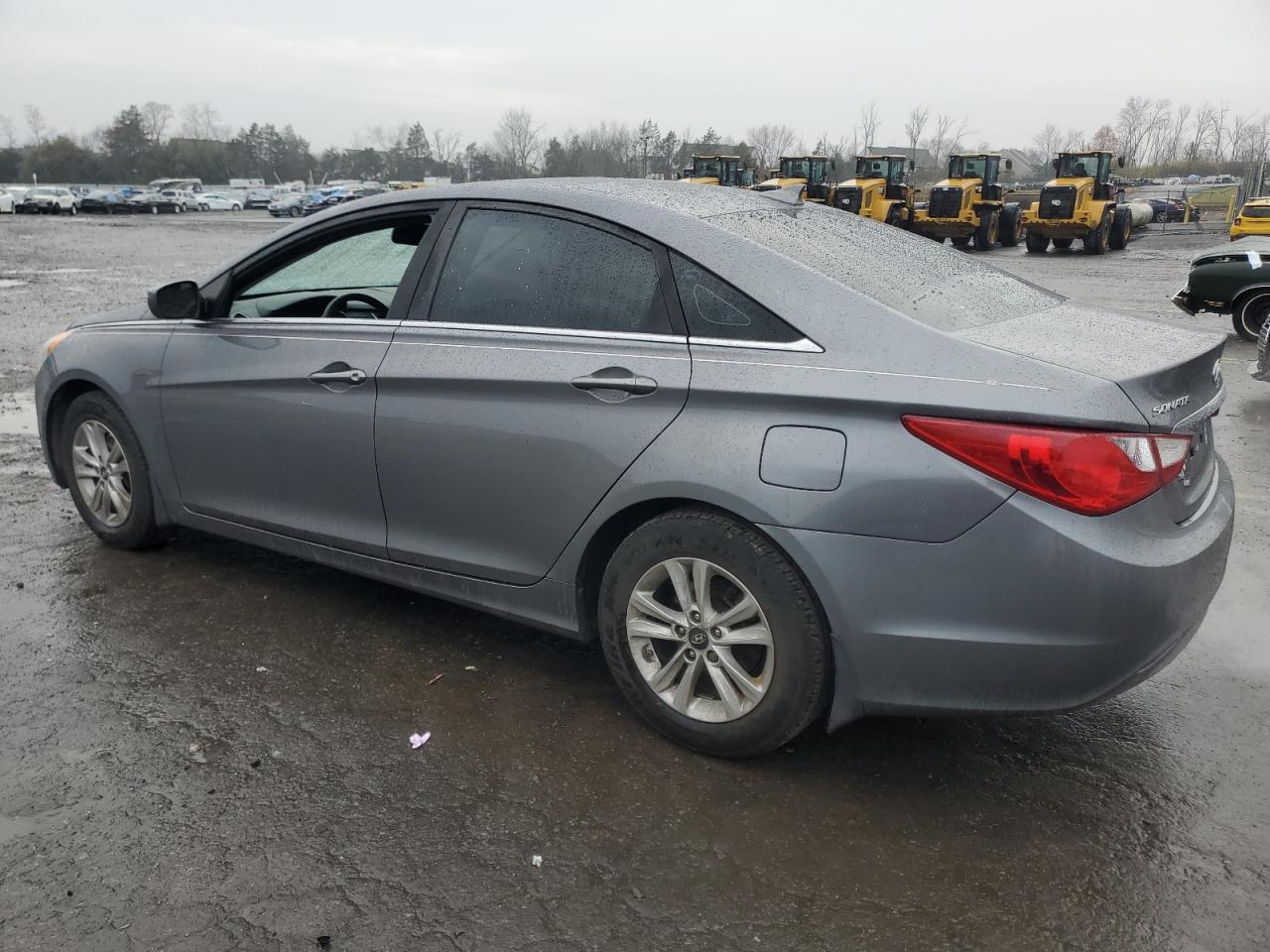 2013 Hyundai Sonata - Image 2