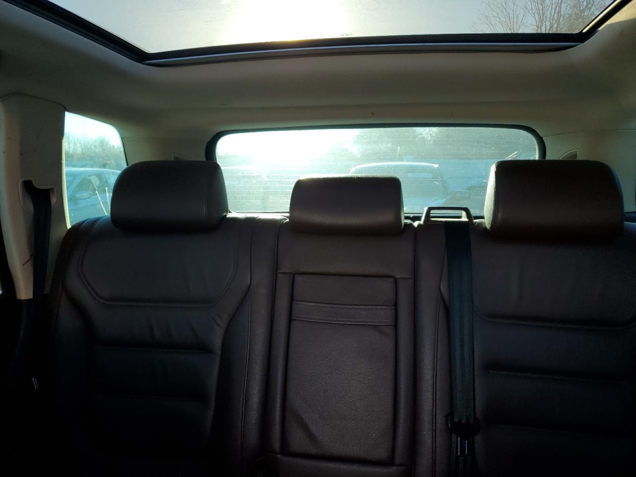 2014 Volkswagen Touareg - Image 10