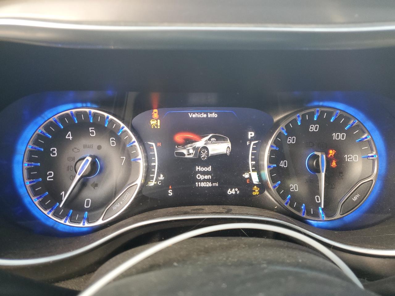 2017 Chrysler Pacifica - Image 9