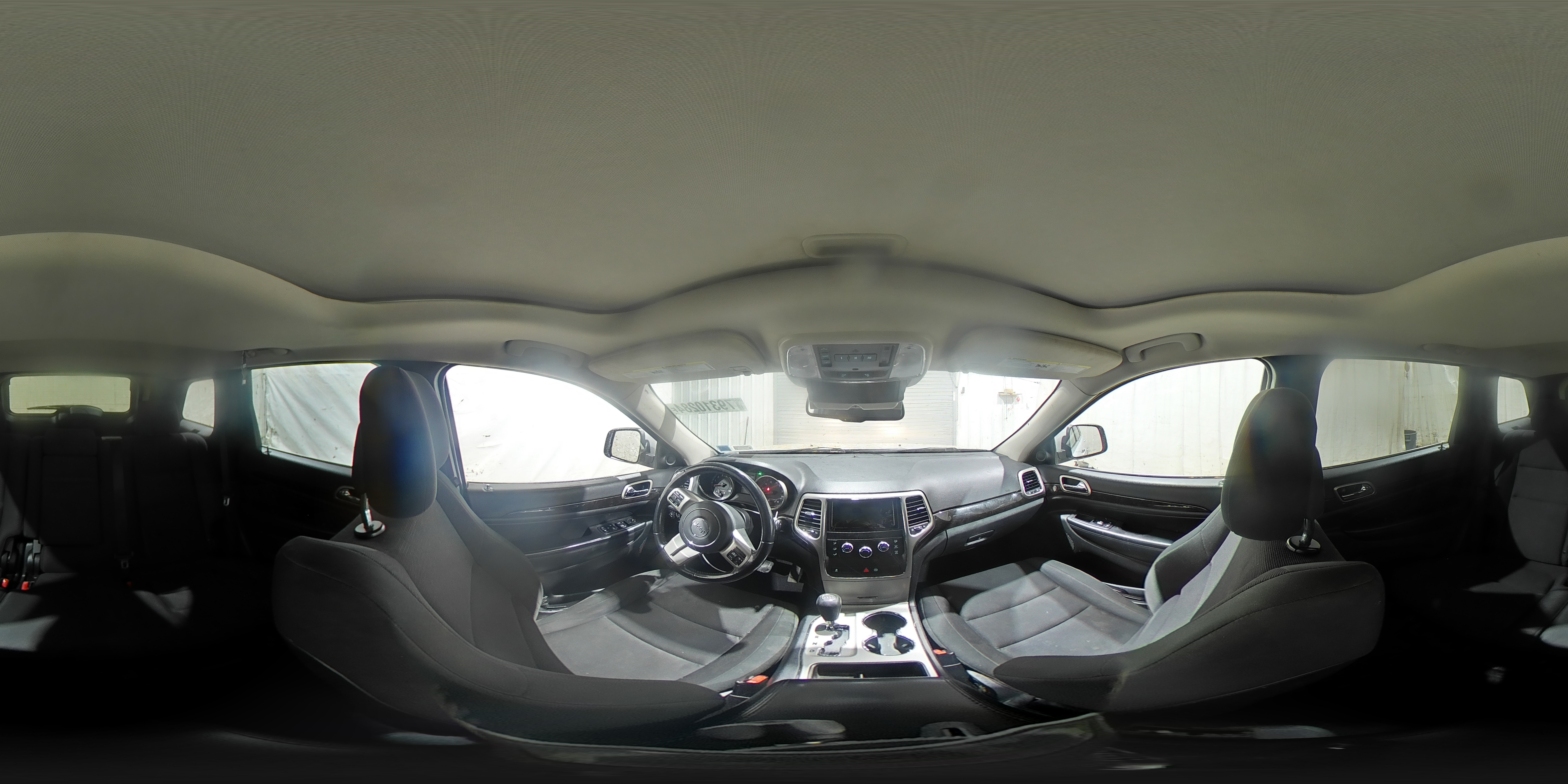 2012 Jeep Grand Cherokee - Image 16