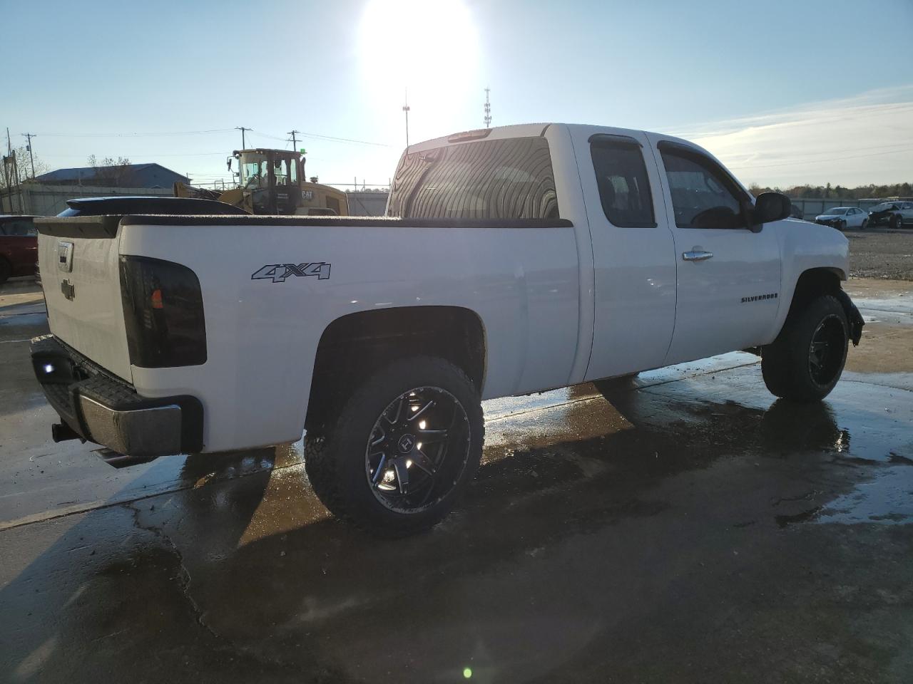 2009 Chevrolet Silverado - Image 3