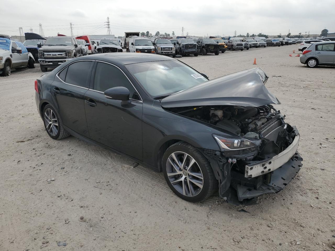 2020 Lexus IS - Image 4