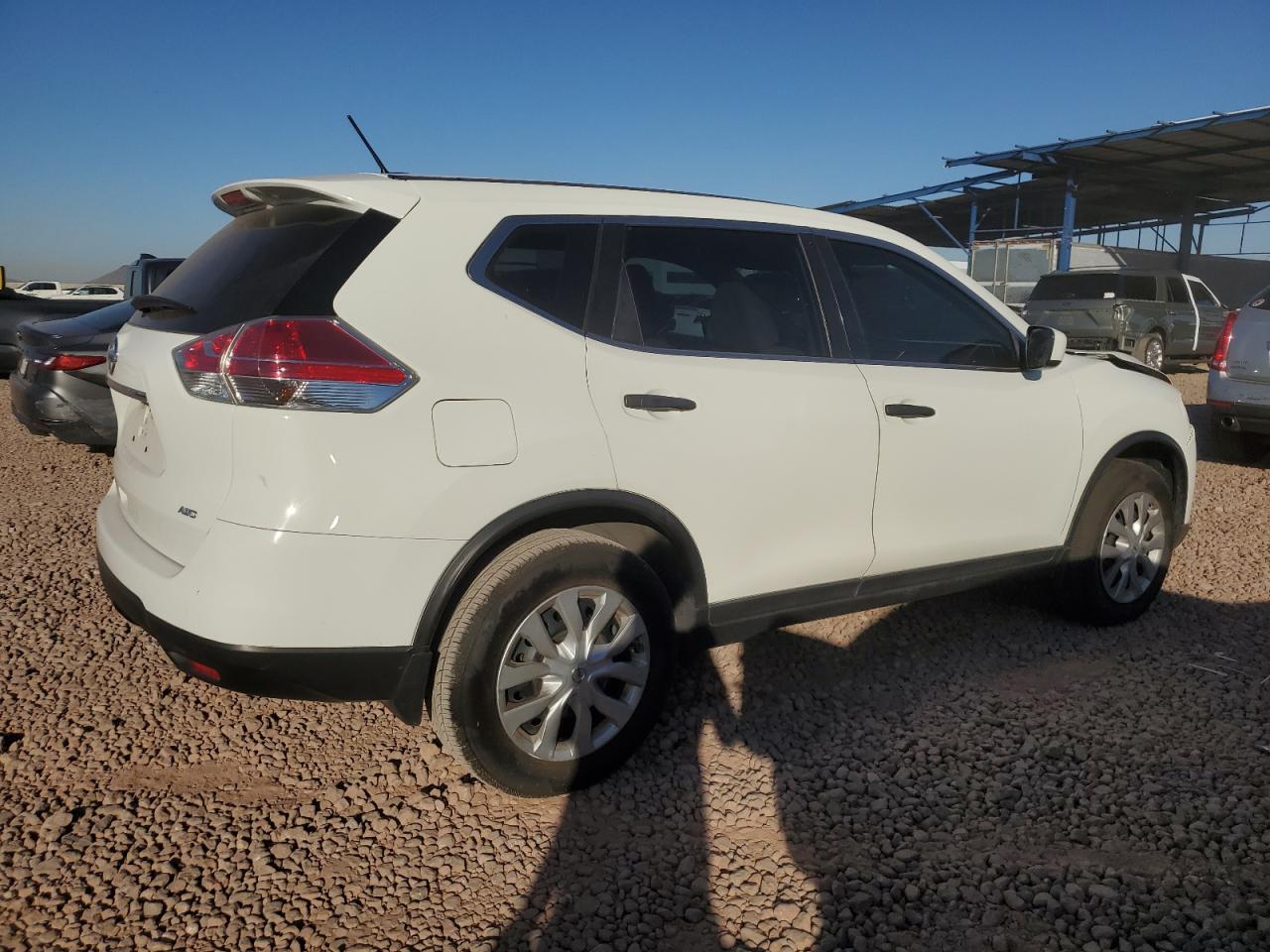 2016 Nissan Rogue - Image 3