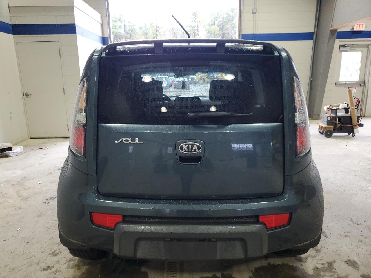 2011 Kia Soul + VIN: KNDJT2A20B7221907 Lot: 80836764