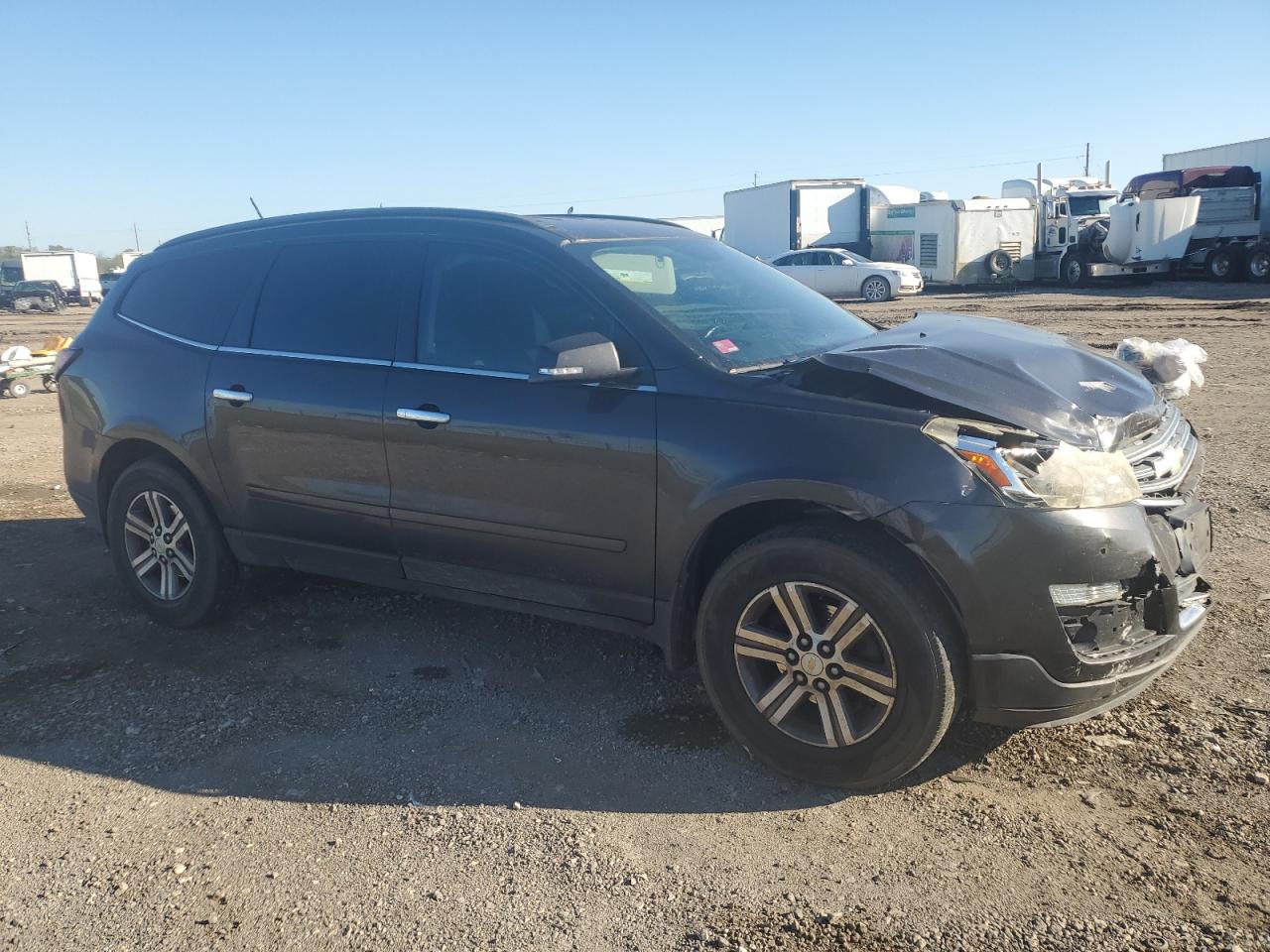 VIN 1GNKRHKD1FJ168995 2015 CHEVROLET TRAVERSE no.4