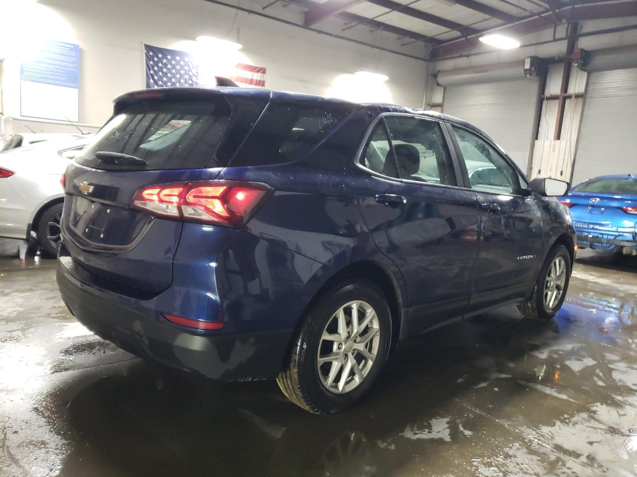2023 Chevrolet Equinox - Image 3