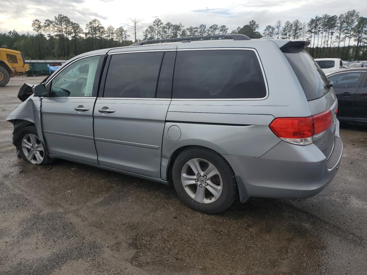 2010 Honda Odyssey - Image 2
