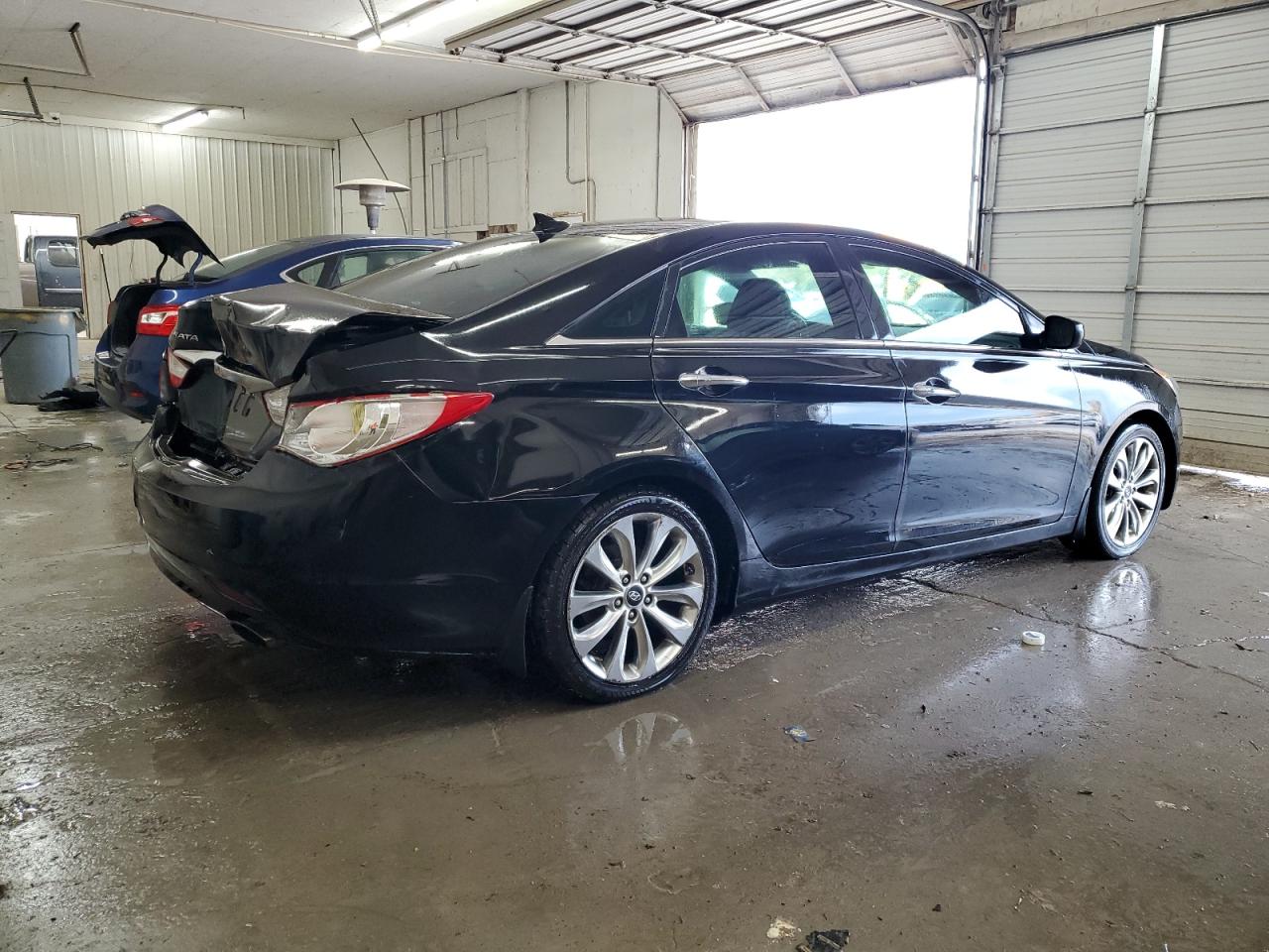 2012 Hyundai Sonata - Image 3