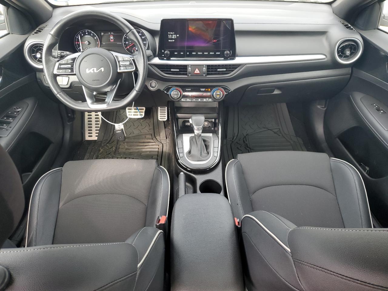 2023 Kia Forte - Image 8